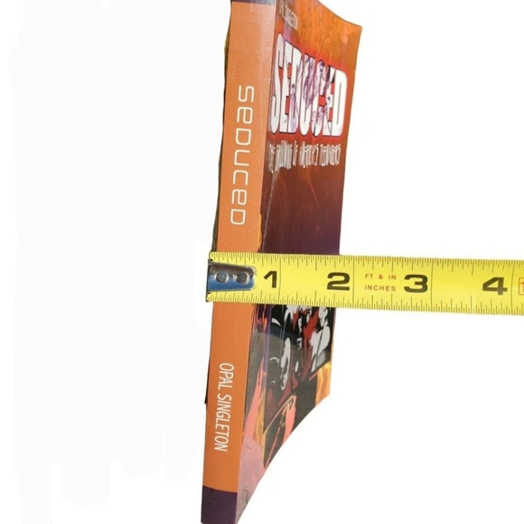 Seduced: The Grooming of America's Teenagers by Opal Singleton 2015 SIGNED Book - Picture 8 of 10